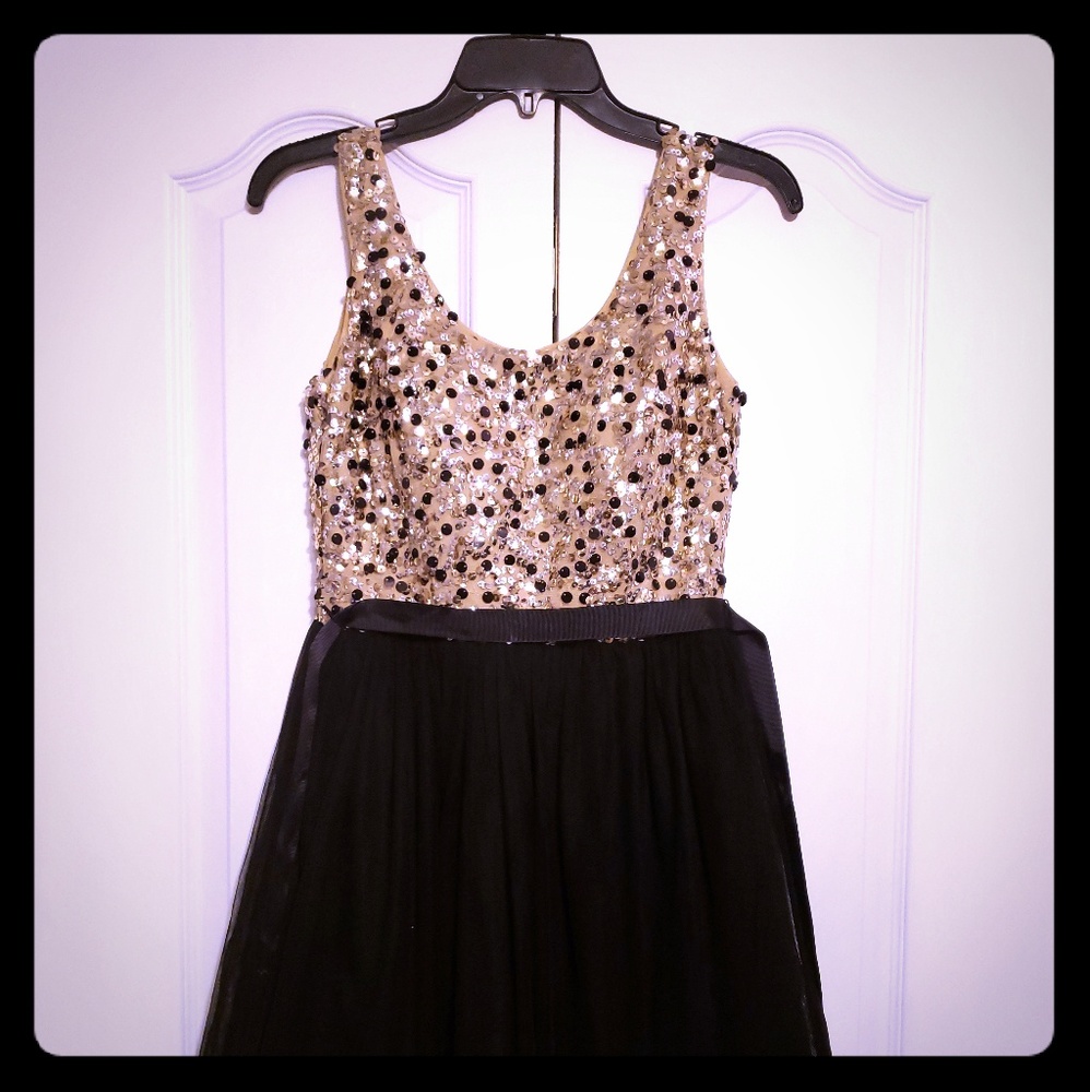 Gold/black dress